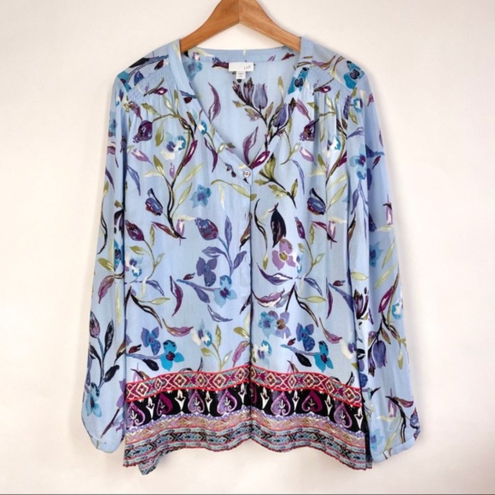 Gorgeous NWOT J. Jill blue floral button up blouse